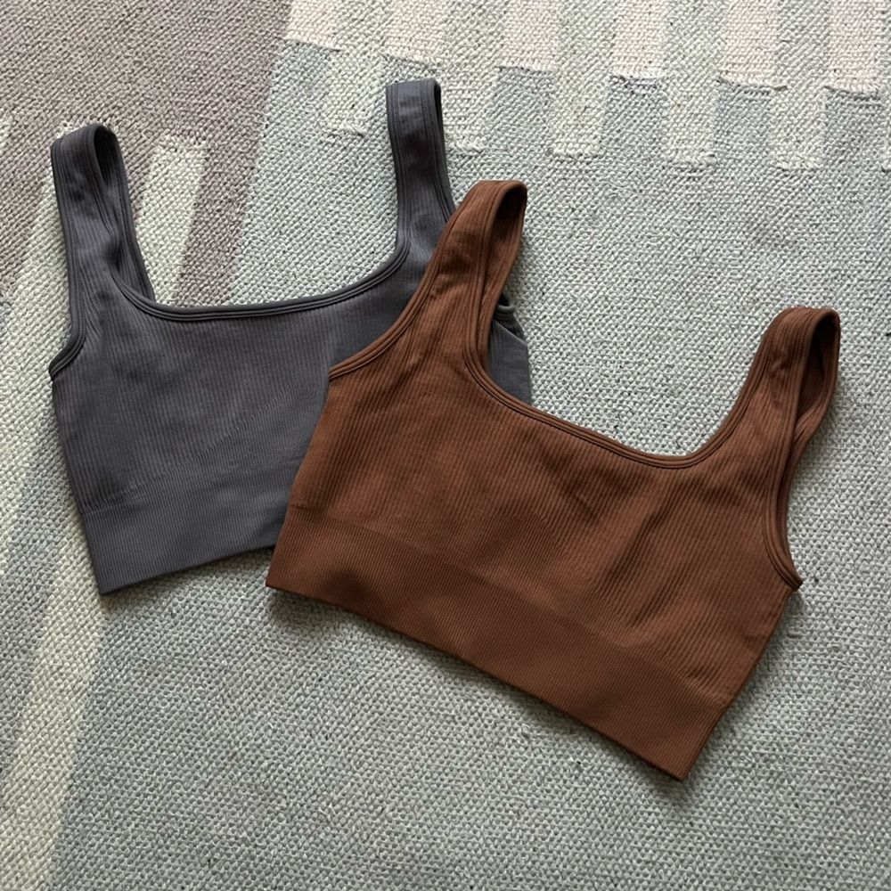 2 OQQ Ribbed Sports Bras Small Square Neck Grey Brown Athletic